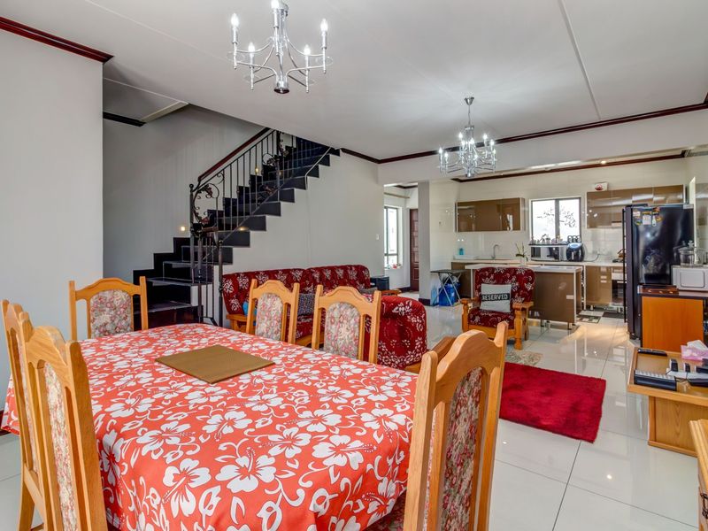 Modern 3 bedroom house in Fourways. - Photo 9