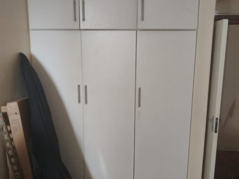 Chic Essenwood Flat with Pet Friendly Charm - Photo 7