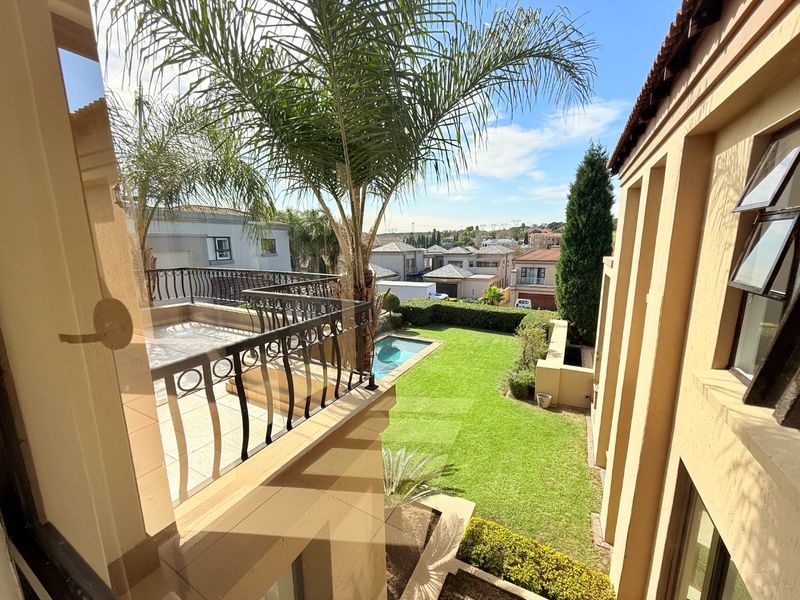 5 Bed House in Blue Valley Golf Estate for Sale - Photo 6