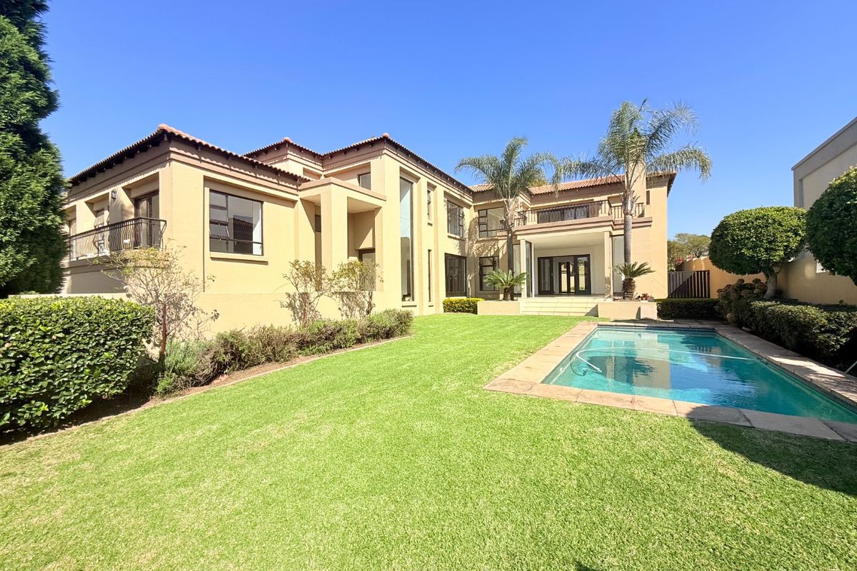 5 Bed House in Blue Valley Golf Estate for Sale - Photo 2