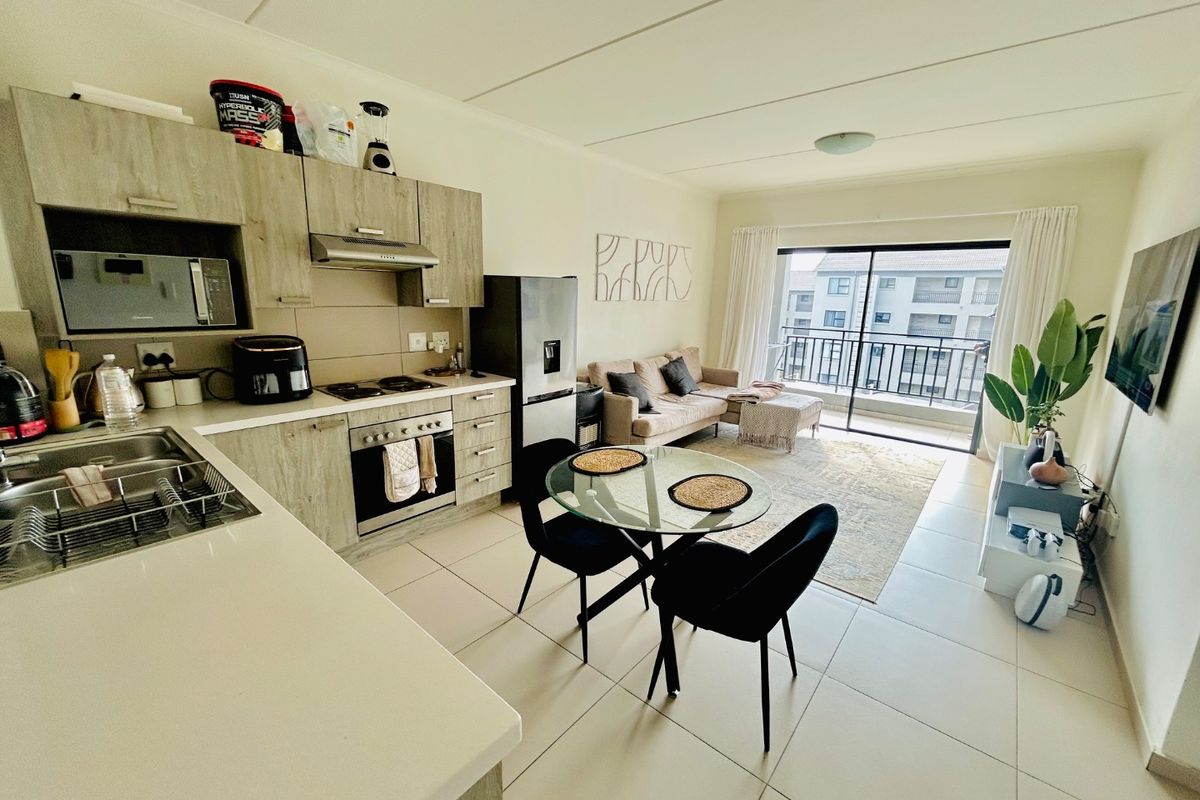 Large one bedroom unit - Photo 3