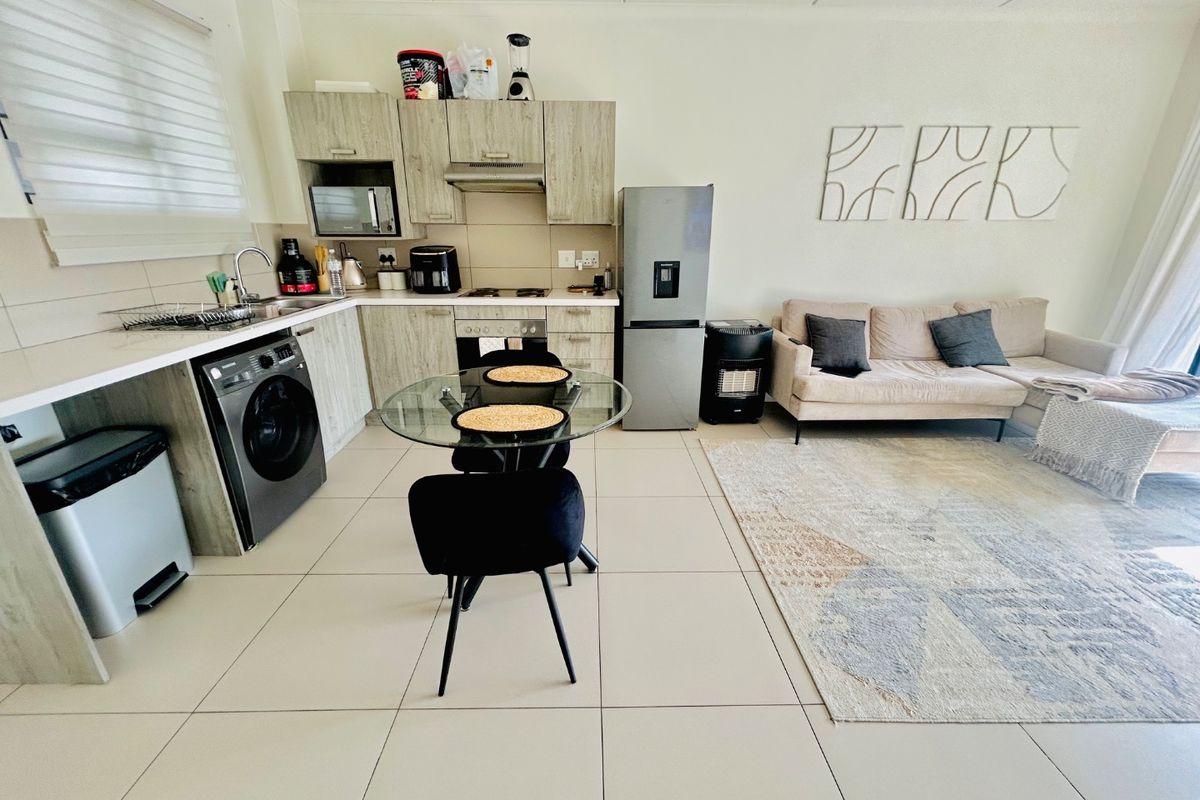 Large one bedroom unit - Photo 2