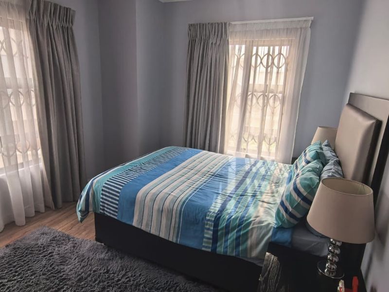 Elegant 3-Bedroom Family Home in a Secure Complex - Photo 6