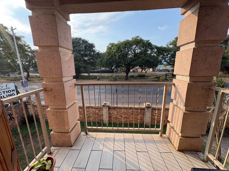 Spacious 3-Bedroom Duplex for Sale in Claremont - Photo 8