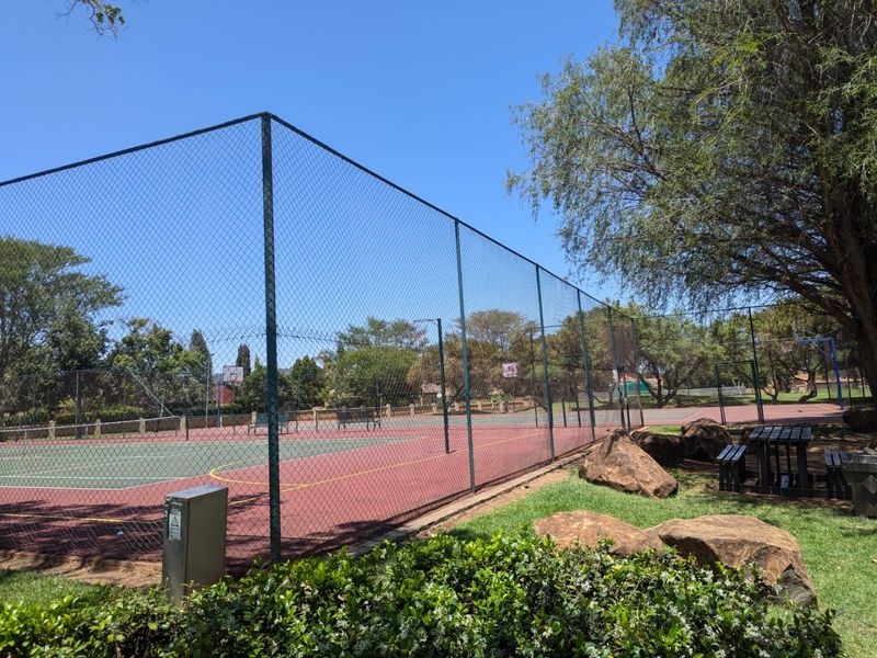 3 Bedroom Simplex for Sale, Equestria, Pretoria East  - Photo 10