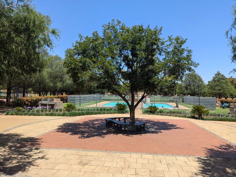 3 Bedroom Simplex for Sale, Equestria, Pretoria East  - Photo 9