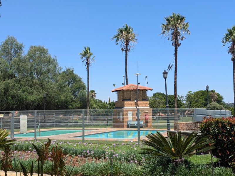 3 Bedroom Simplex for Sale, Equestria, Pretoria East  - Photo 6
