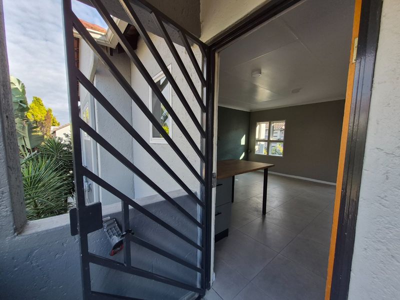 ALL COSTS INCLUDED - 2 BEDROOM 2 BATHROOM BRYANSTON APARTMENT - Photo 5