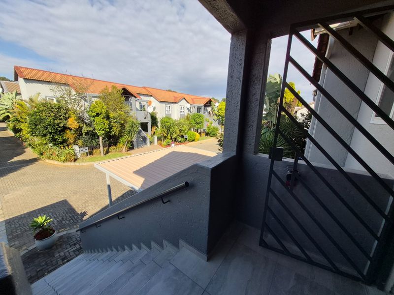 ALL COSTS INCLUDED - 2 BEDROOM 2 BATHROOM BRYANSTON APARTMENT - Photo 4