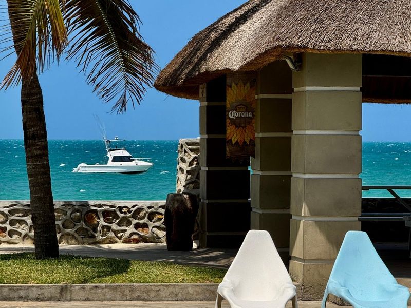 Truly sensational beachfront Lodge in Mozambique - Photo 3