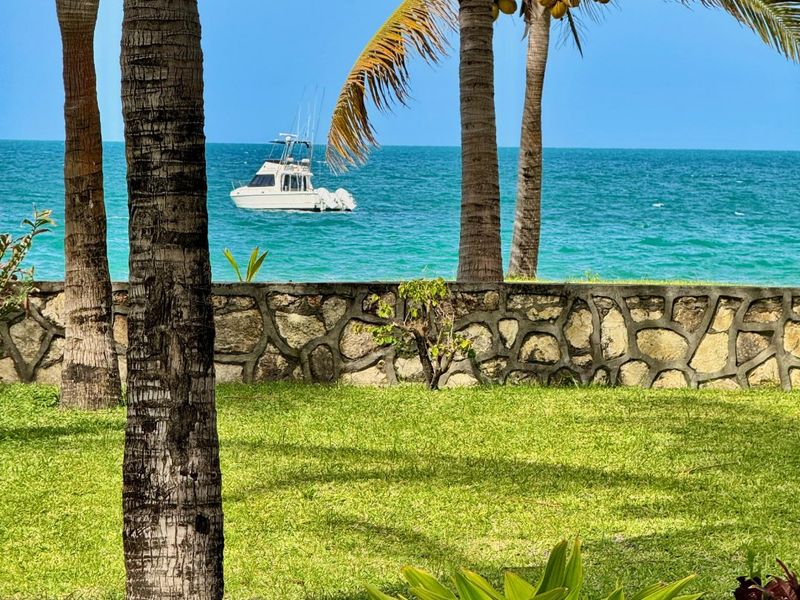 Truly sensational beachfront Lodge in Mozambique - Photo 8