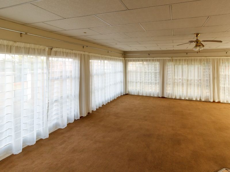 Spacious 5-Bedroom Family Home – Designed for Comfortable Living and Entertaining - Photo 10