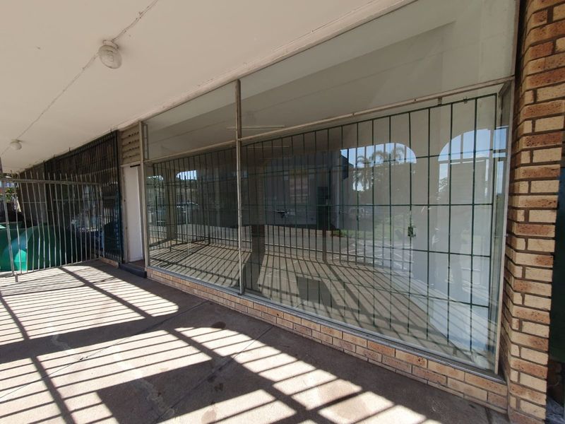 52m2 Retail Space available for Rent - Photo 2