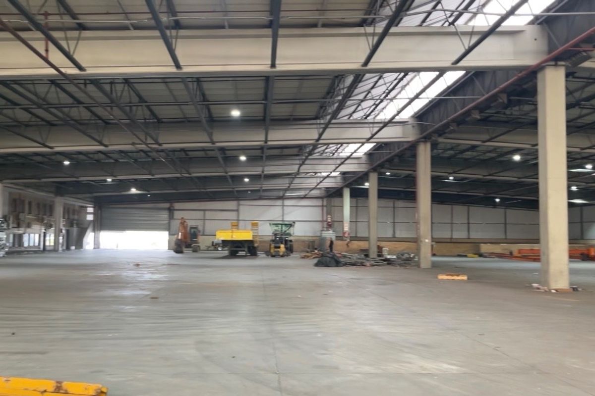 Strategically Positioned Industrial Property with Significant Scale, Yard Capacity & Multi-Modal Transport Access  - Photo 4