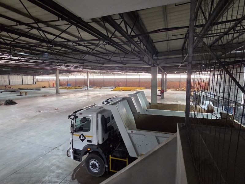 Strategically Positioned Industrial Property with Significant Scale, Yard Capacity & Multi-Modal Transport Access  - Photo 8