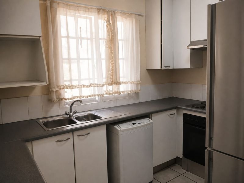 Two-Bedroom Townhouse with a Private Garden - Photo 3