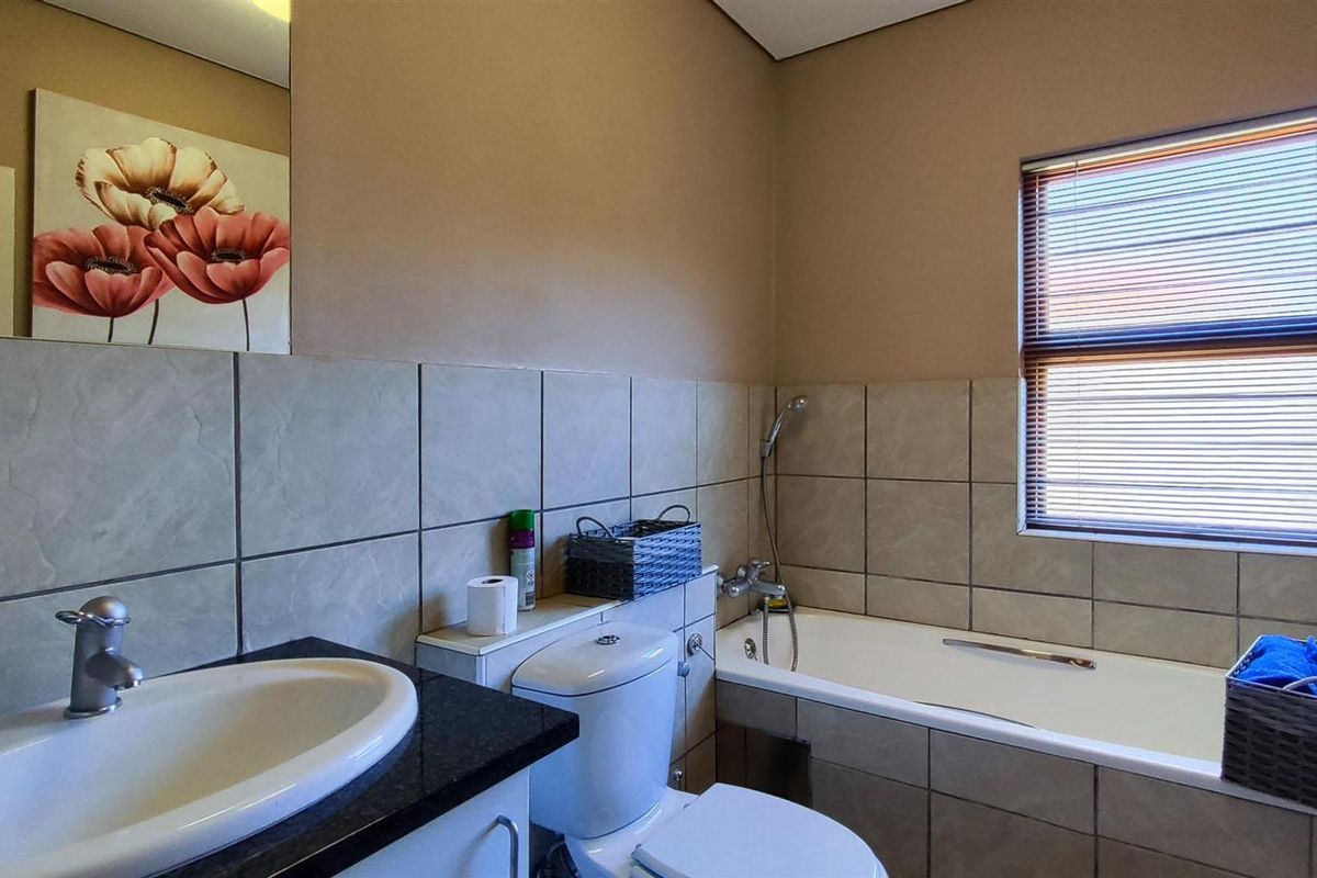2 Bedroom Home in Vanderbijlpark - Photo 5