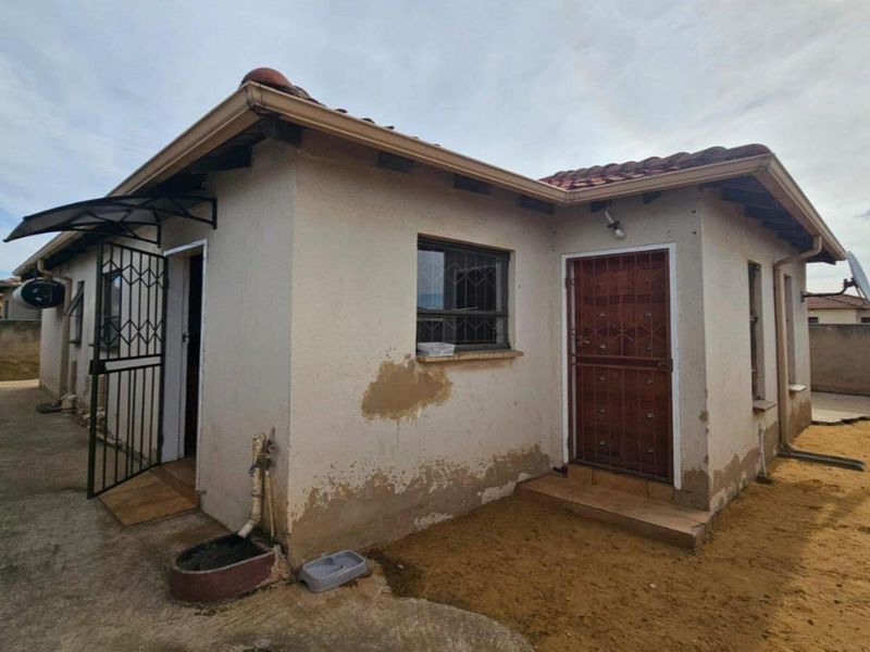 2 Bedroom Home in Vanderbijlpark - Photo 8