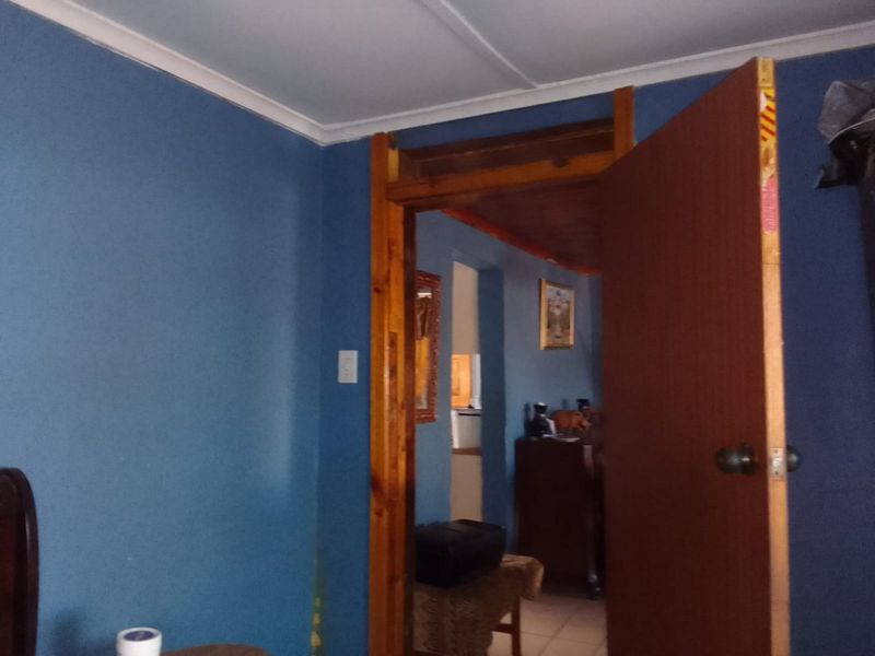 2 bedroom house for sale in KwaZakhele - Photo 10