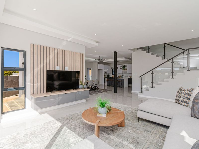 Distinguished 4-Bedroom Family Home Designed for Effortless Entertaining - Photo 5