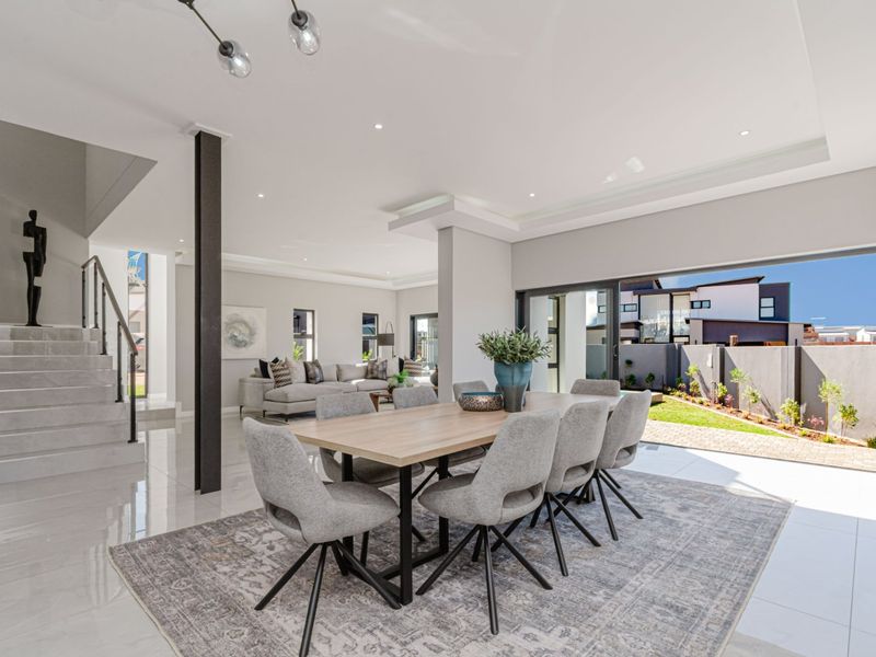 Distinguished 4-Bedroom Family Home Designed for Effortless Entertaining - Photo 3