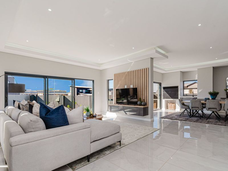 Distinguished 4-Bedroom Family Home Designed for Effortless Entertaining - Photo 2