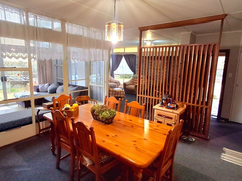 Spacious 3-Bedroom Family Home Within Walking Distance to a Primary School and Shopping Centers - Photo 7