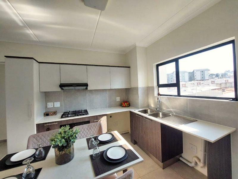 Brand-New 2-Bedroom, 2-Bath Apartment for Sale - Photo 4