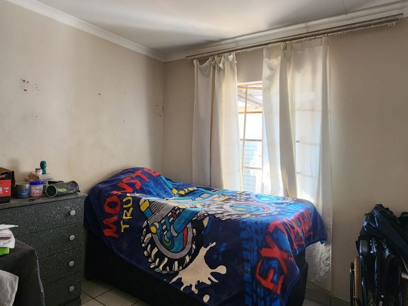 Priced to go home up for grabs - Photo 9