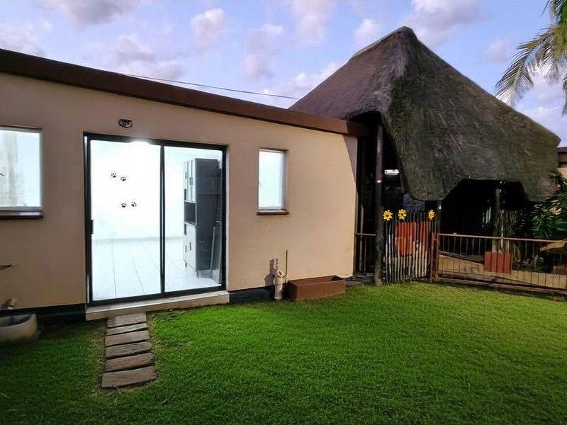 Spacious Krugersdorp Flat with Fibre and Secure Parking - Photo 1