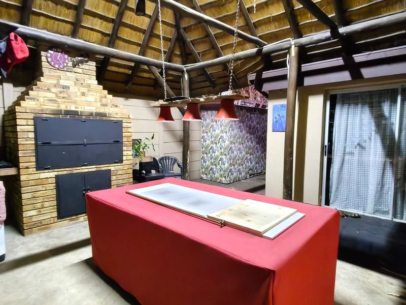 Spacious Krugersdorp Flat with Fibre and Secure Parking - Photo 9