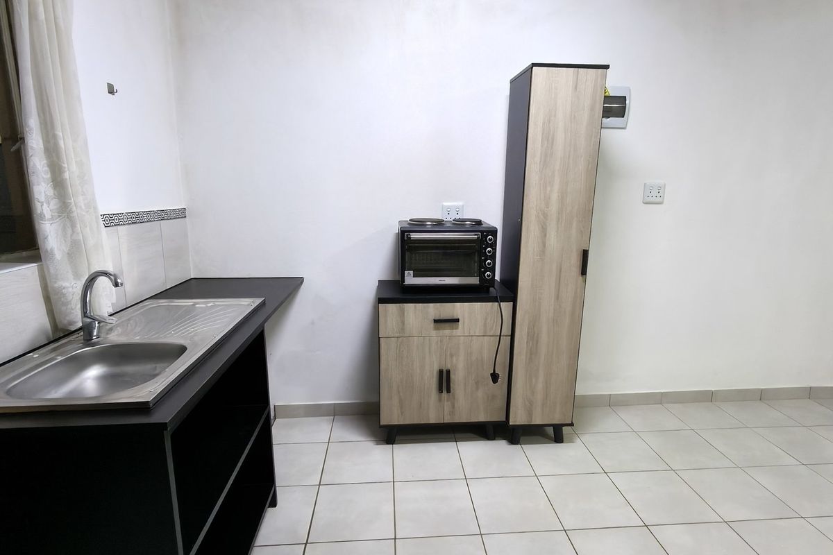 Spacious Krugersdorp Flat with Fibre and Secure Parking - Photo 3
