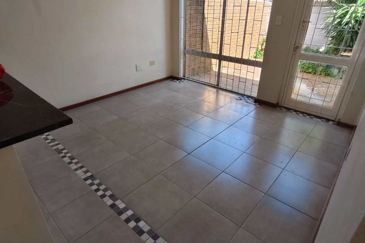 Renovated two bedroom townhouse in the popular Die Rand complex close to University Stellenbosch campus  - Photo 3