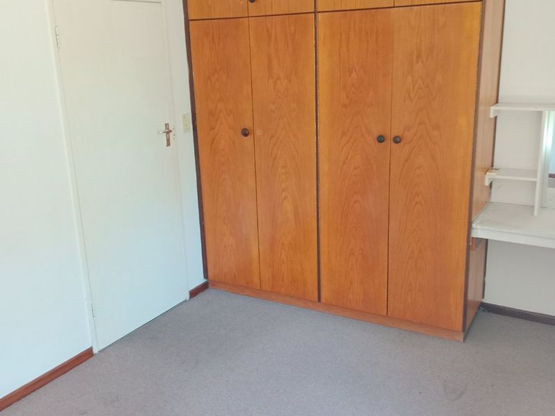 Renovated two bedroom townhouse in the popular Die Rand complex close to University Stellenbosch campus  - Photo 8