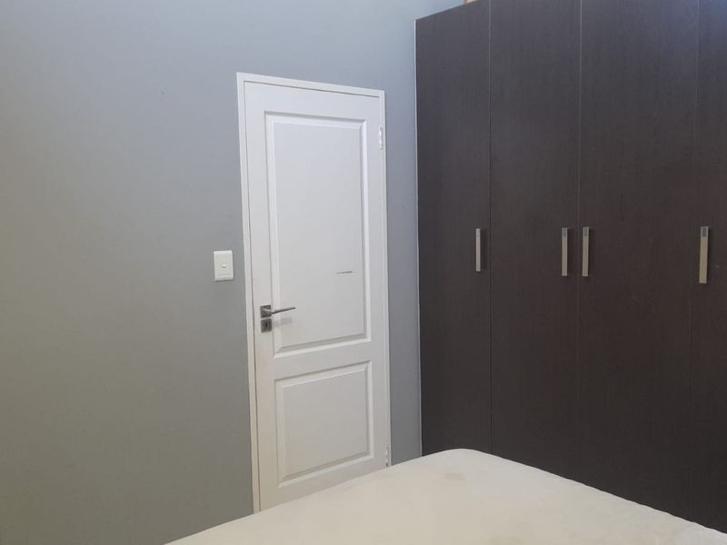 Smart 2 bed flat in Edenvale central - Photo 7
