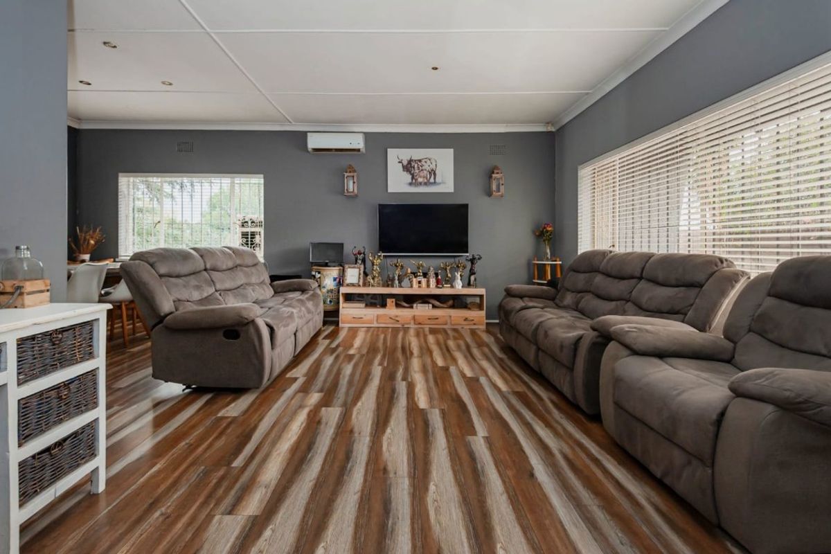 Stunning 3 Bedroom Home with Pool and Lapa. - Photo 2