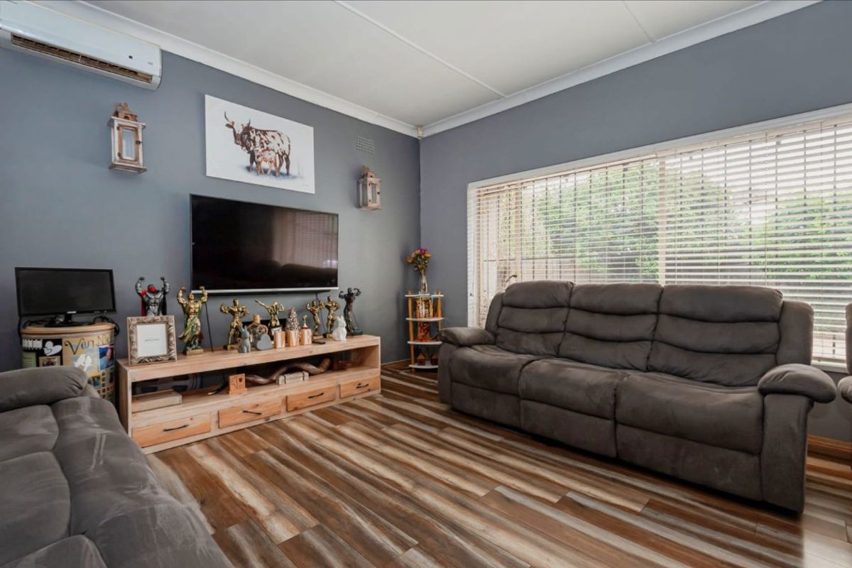 Stunning 3 Bedroom Home with Pool and Lapa. - Photo 3