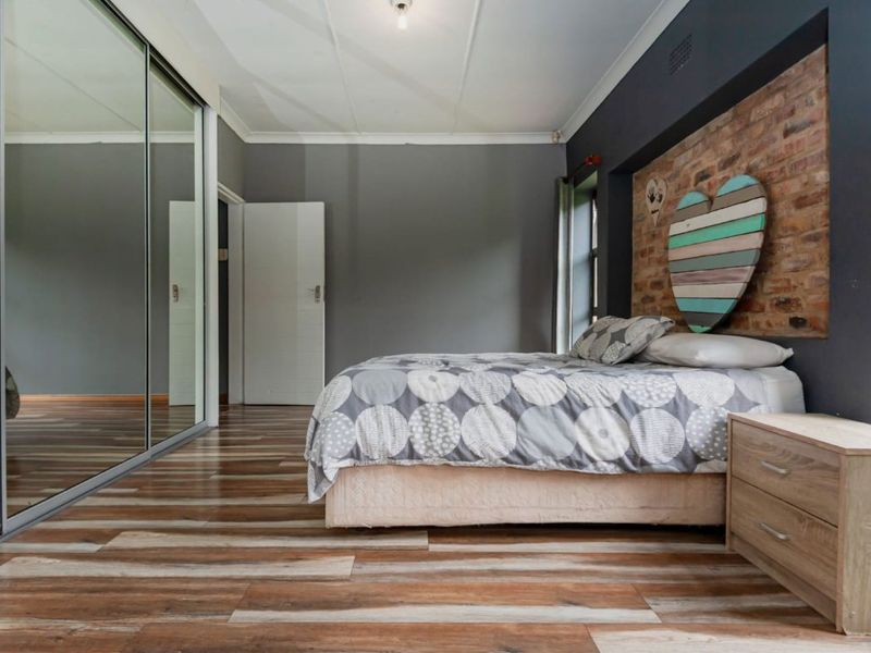Stunning 3 Bedroom Home with Pool and Lapa. - Photo 9