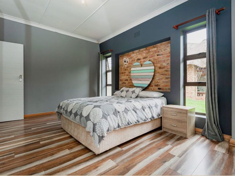 Stunning 3 Bedroom Home with Pool and Lapa. - Photo 8