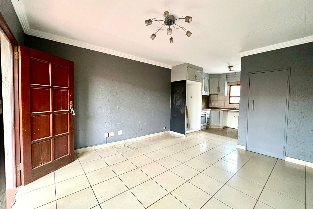 3 bedroom 2 bathroom apartment immediately available for Sale in Rynfield, Benoni - Photo 3