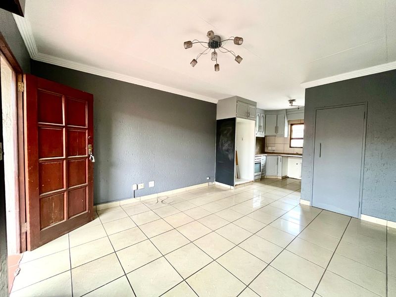 3 bedroom 2 bathroom apartment immediately available for Sale in Rynfield, Benoni - Photo 3