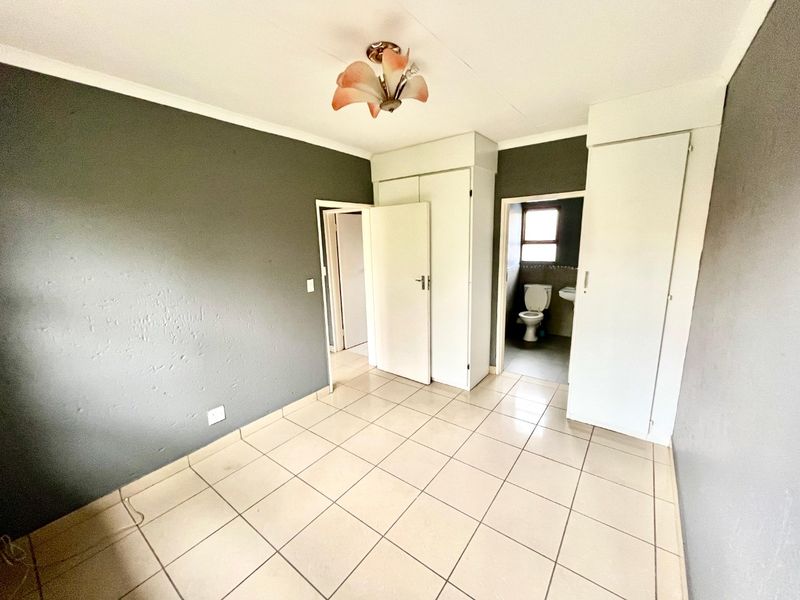3 bedroom 2 bathroom apartment immediately available for Sale in Rynfield, Benoni - Photo 8