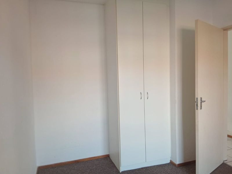 Beautiful 2 bedroom 1 bathroom first floor unit available For Sale in Comet, Boksburg - Photo 8