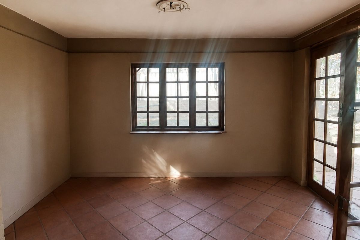 Affordable 5-Bedroom Property with Great Potential in Alberton – Needs Renovation - Photo 4
