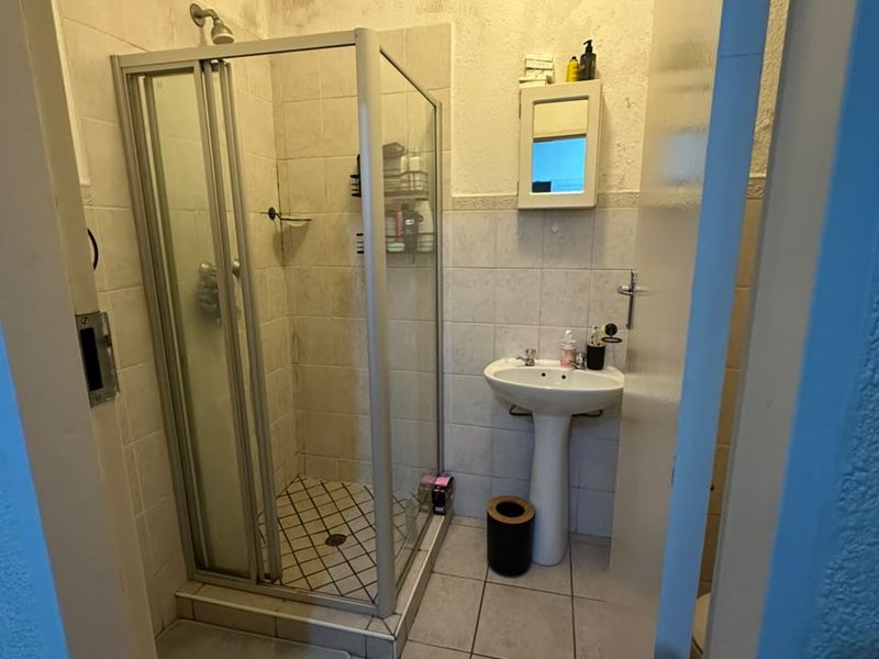 Modern 1-Bedroom Apartment in Carlswald, Midrand - Photo 8