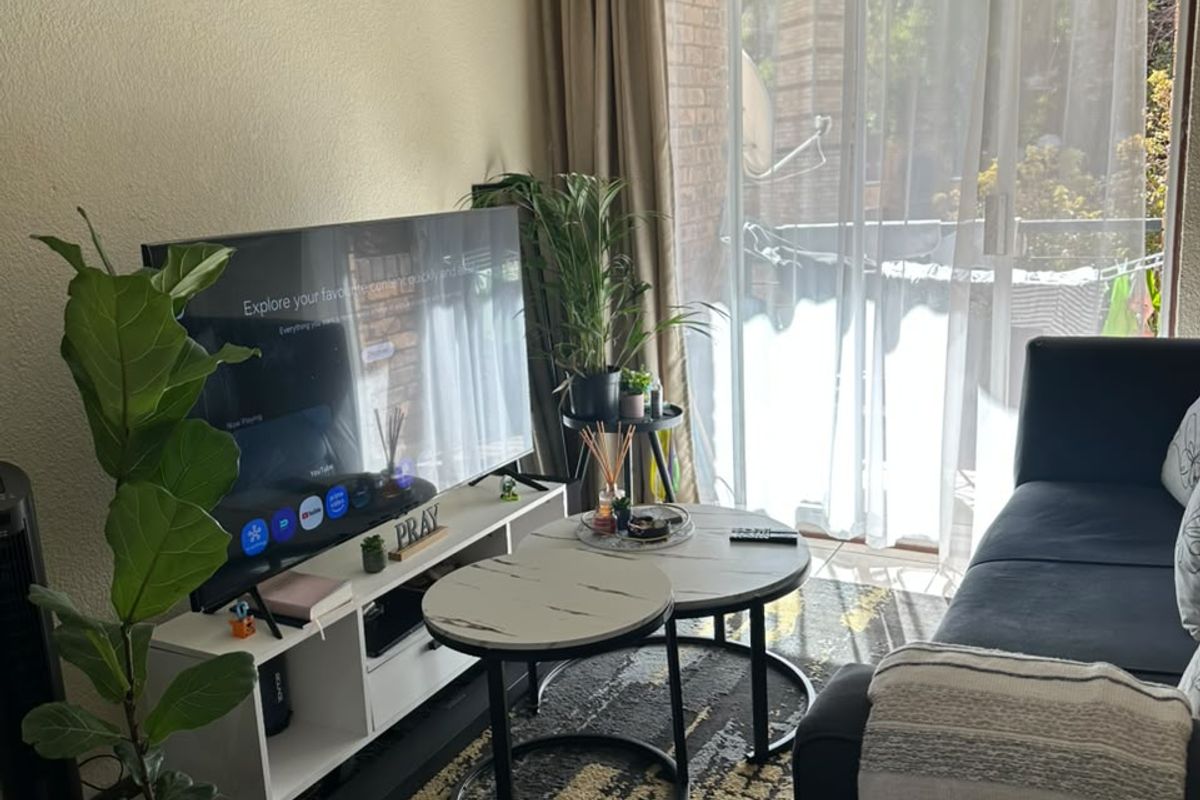 Modern 1-Bedroom Apartment in Carlswald, Midrand - Photo 2