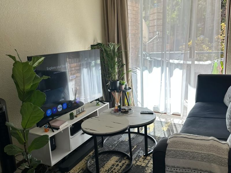 Modern 1-Bedroom Apartment in Carlswald, Midrand - Photo 2