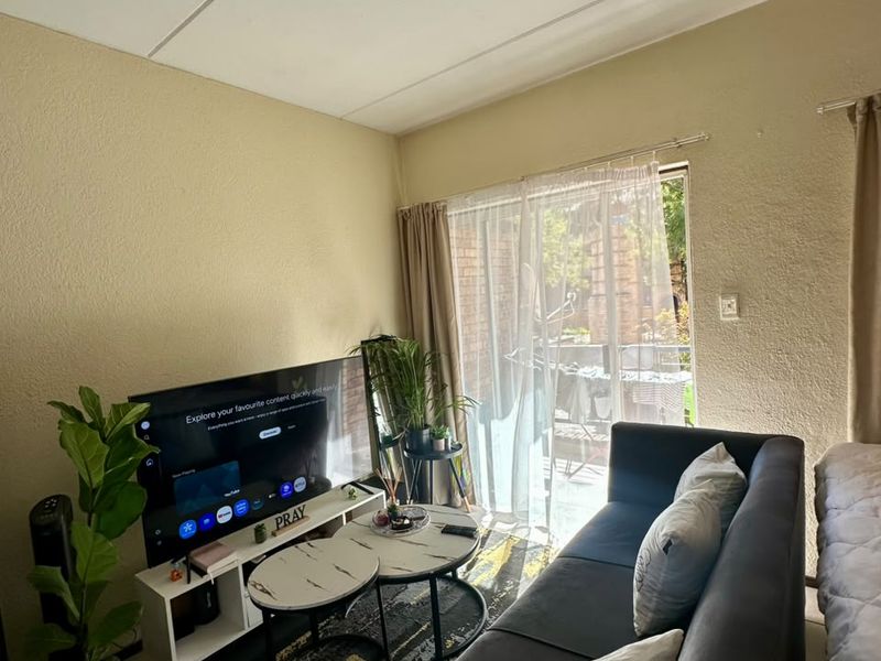 Modern 1-Bedroom Apartment in Carlswald, Midrand - Photo 1