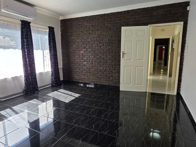 #Johannesburg, OR Thambo, Boksburg, Executive and family SMART home for sale in Morganridge - Photo 9