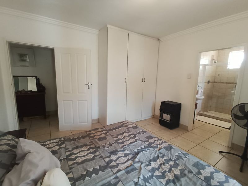 2 bed/2bath Cottage in Highlands North -includes weekly domestic - Photo 8